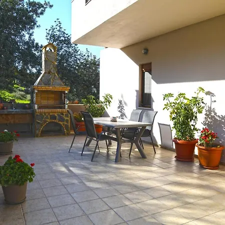 Apartment Leondis *